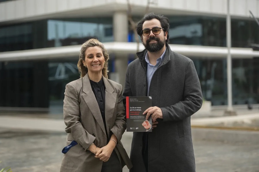 Magdalena Tortorella y Sebastián Pombo en la nota de la diaria